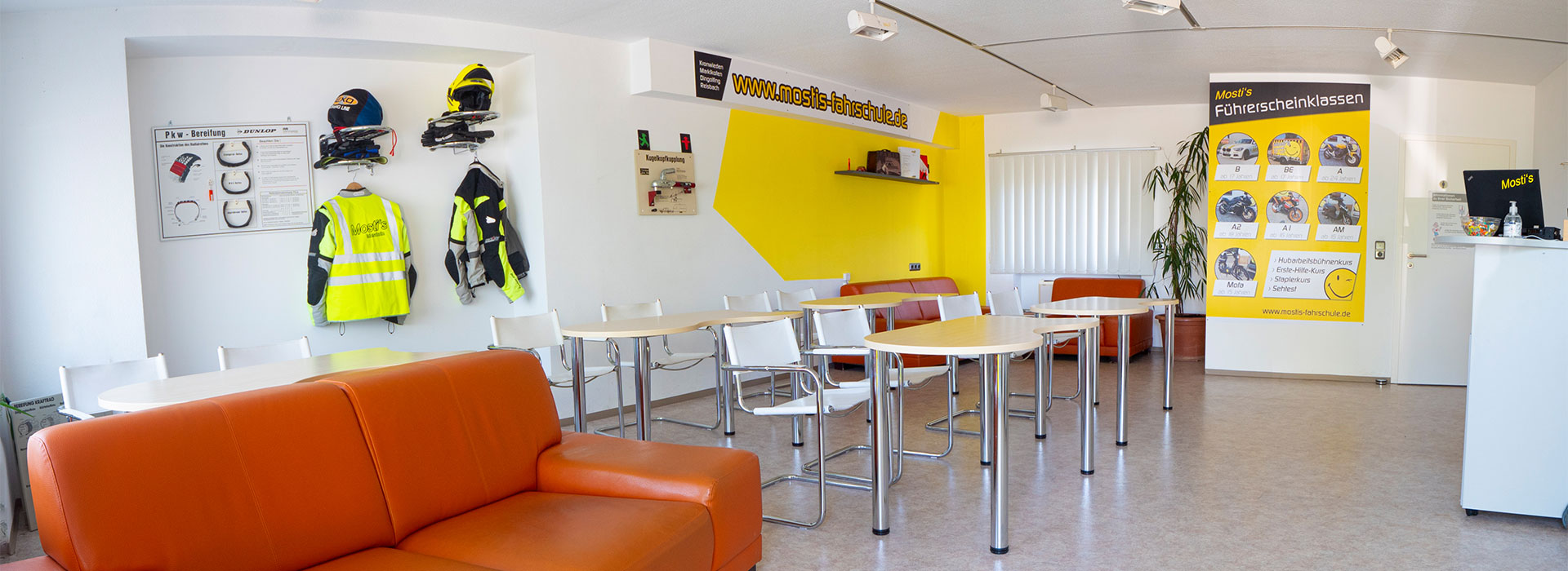 Mostis-Fahrschule-Dingolfing-Unterricht-Raum Unterrichtsraum von Mosti's Fahrschule in Dingolfing